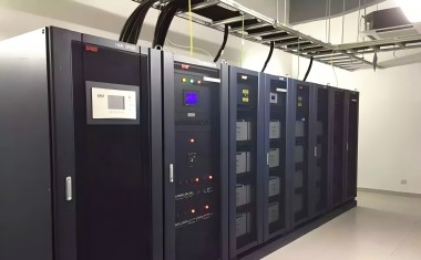 UPS不间断电源-磷酸铁锂—一站式锂电池解决方案